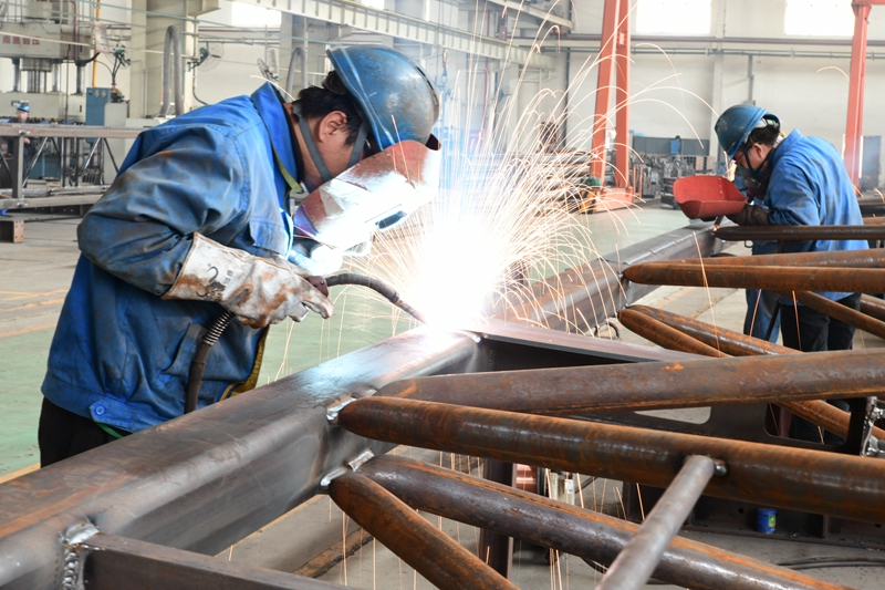 2021年5月七，陜建機股份舉辦為期6個月的“學黨史建功‘十四五’ 開新局奮進新征程”為主題的勞動競賽1_副本.jpg